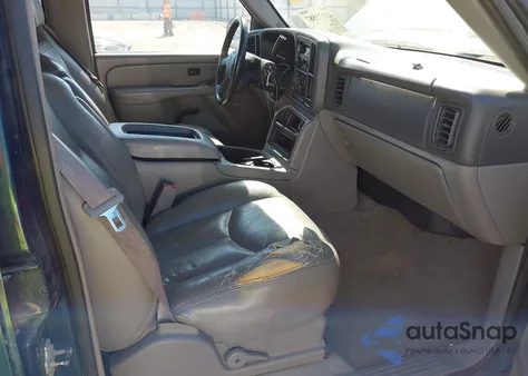 2005 Chevrolet Tahoe Ls z USA, uszkodzony, nr VIN 1GNEC13T45R178769